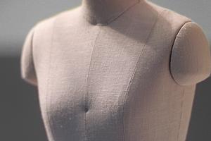 軽さとブランドの融合！おしゃれなショルダーバッグの魅力を徹底解説